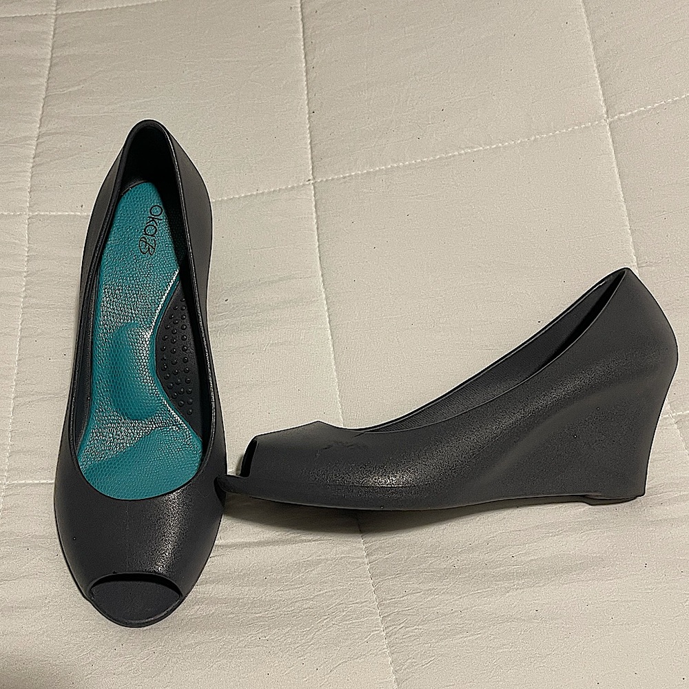 Oka B Sarah Matte Wedge Heel